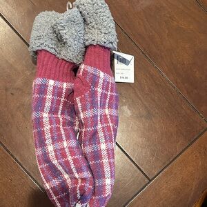 Plaid Thick Rubber Grip Bottom Socks in Pink and Purple